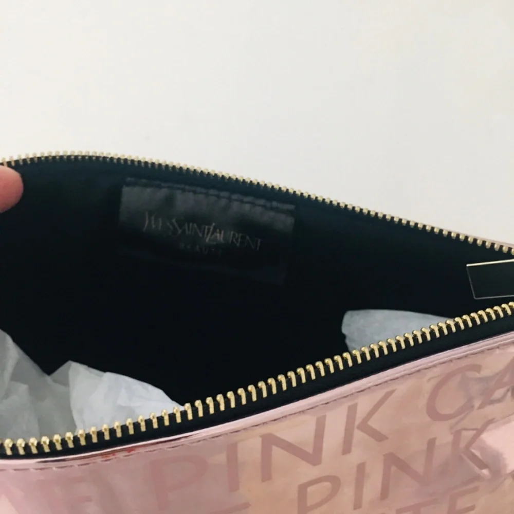 YVES SAINT LAURENT PROFESSIONAL MAKEUP BRUSHES SET & CASE COSMETIC BAG